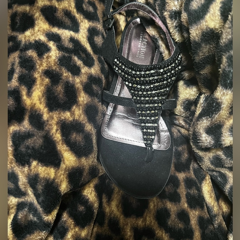 Sandals - Picture 3 of 5